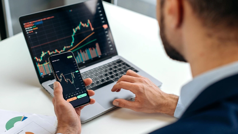 BTC +850 Armani Nova Piattaforma di Trading